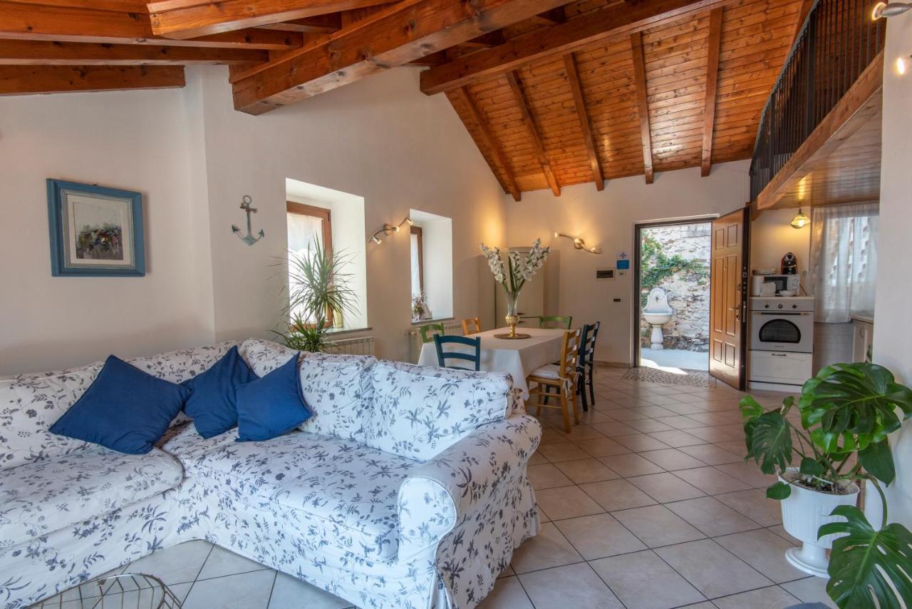 Stupenda Villa Vista Lago Мергоцо Екстериор снимка