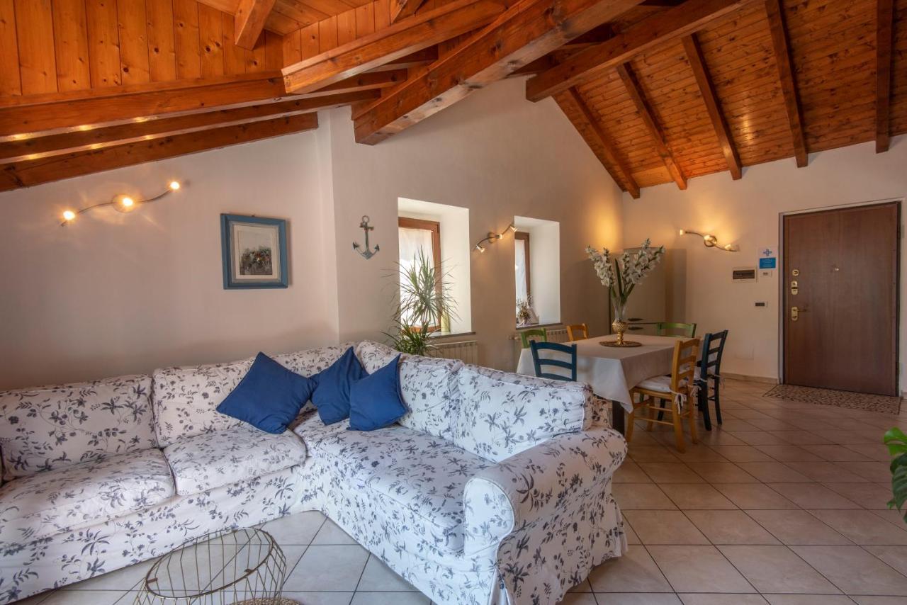 Stupenda Villa Vista Lago Мергоцо Екстериор снимка