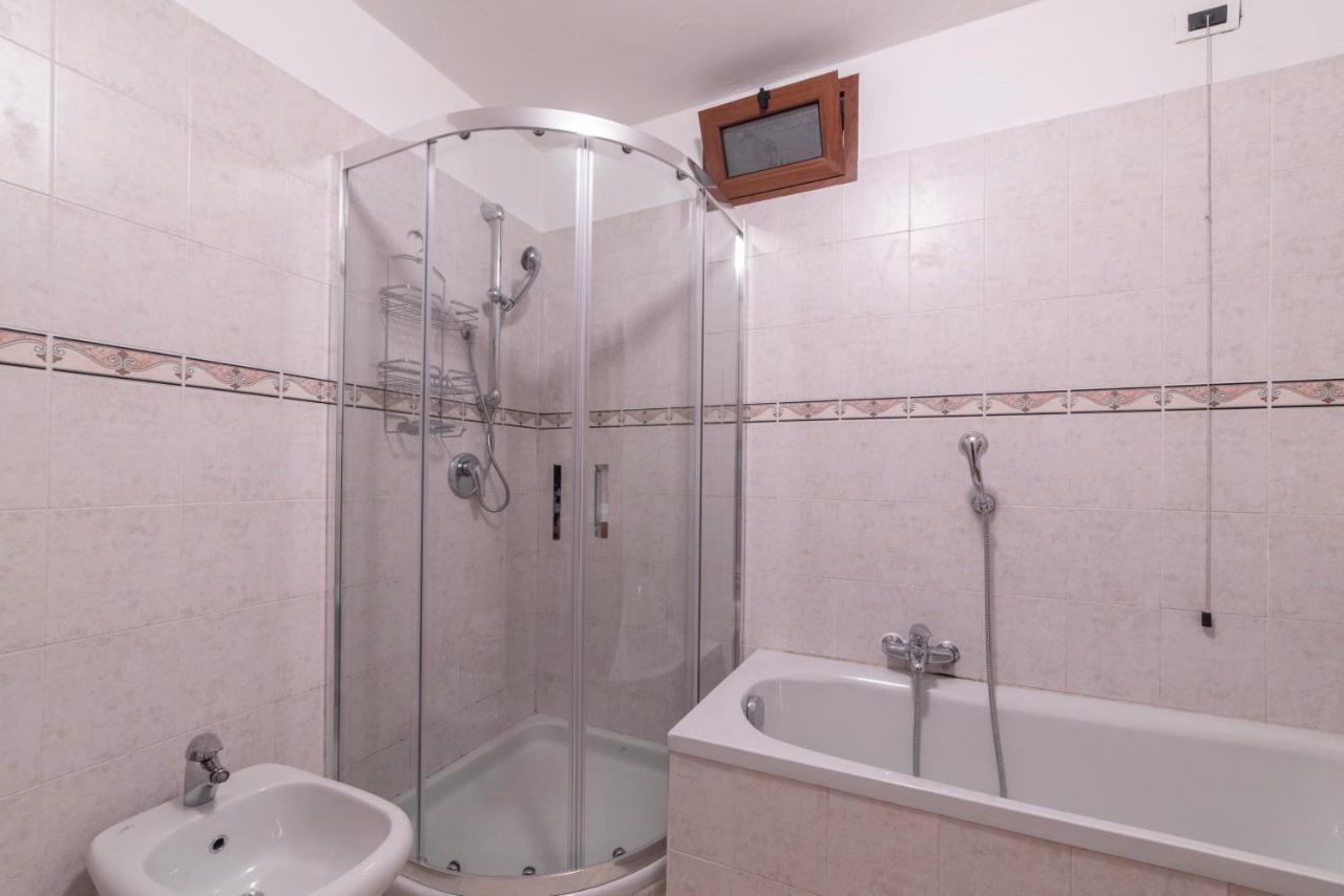 Stupenda Villa Vista Lago Мергоцо Екстериор снимка