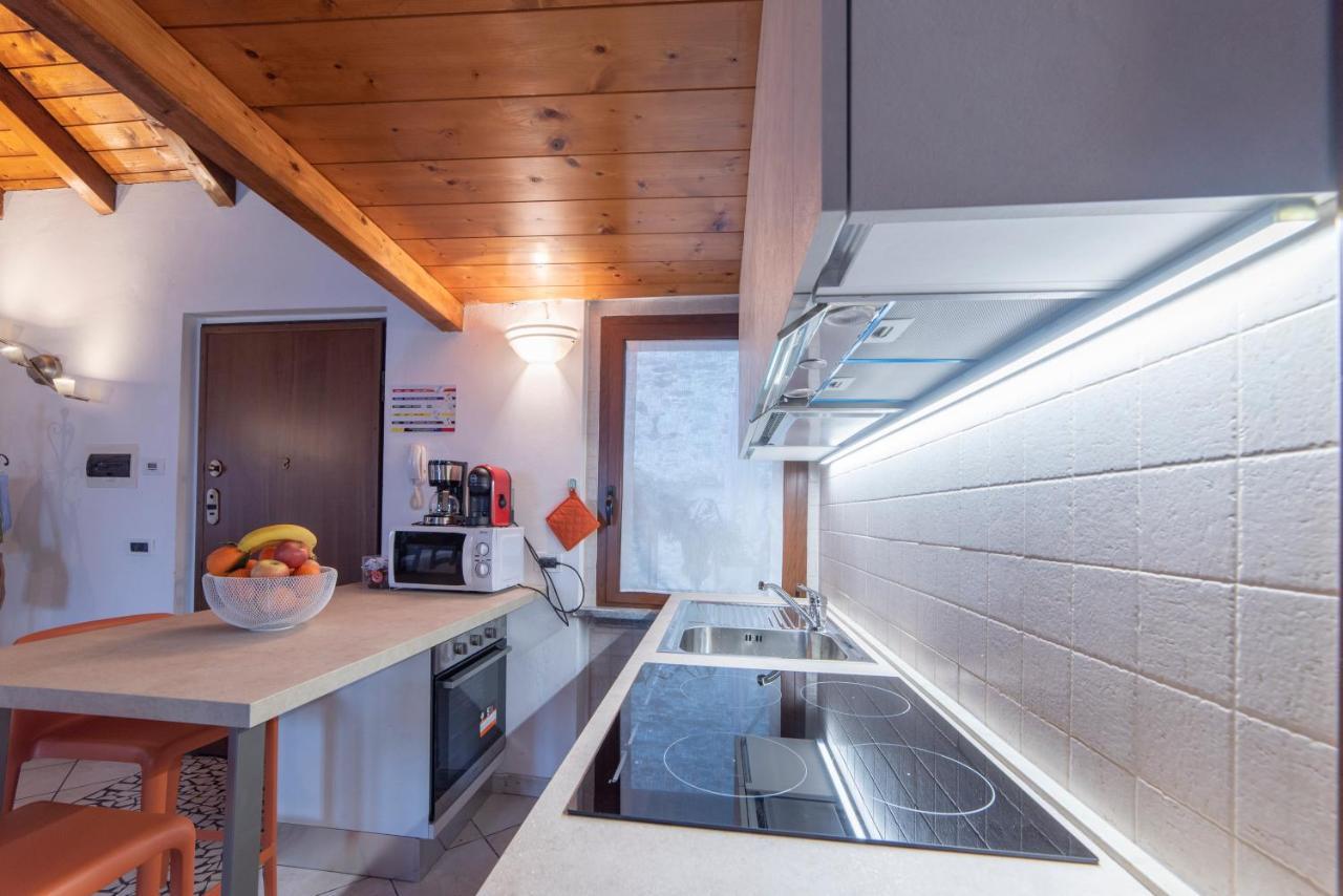 Stupenda Villa Vista Lago Мергоцо Екстериор снимка