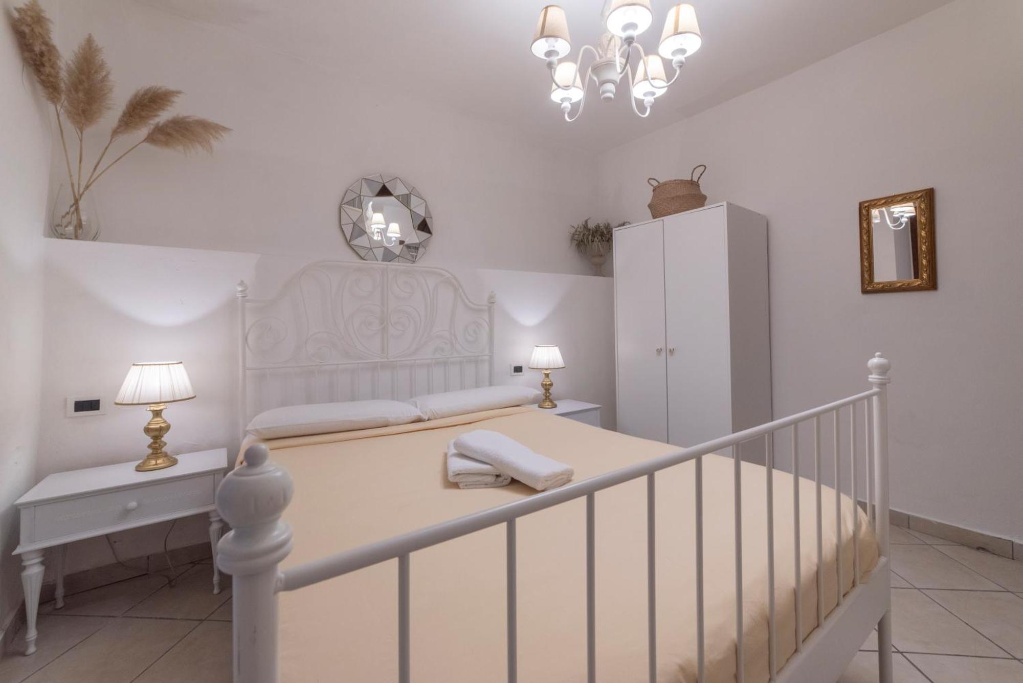 Stupenda Villa Vista Lago Мергоцо Екстериор снимка