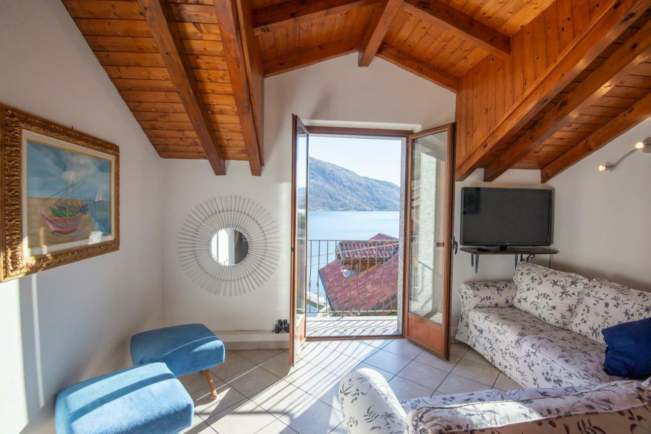 Stupenda Villa Vista Lago Мергоцо Екстериор снимка