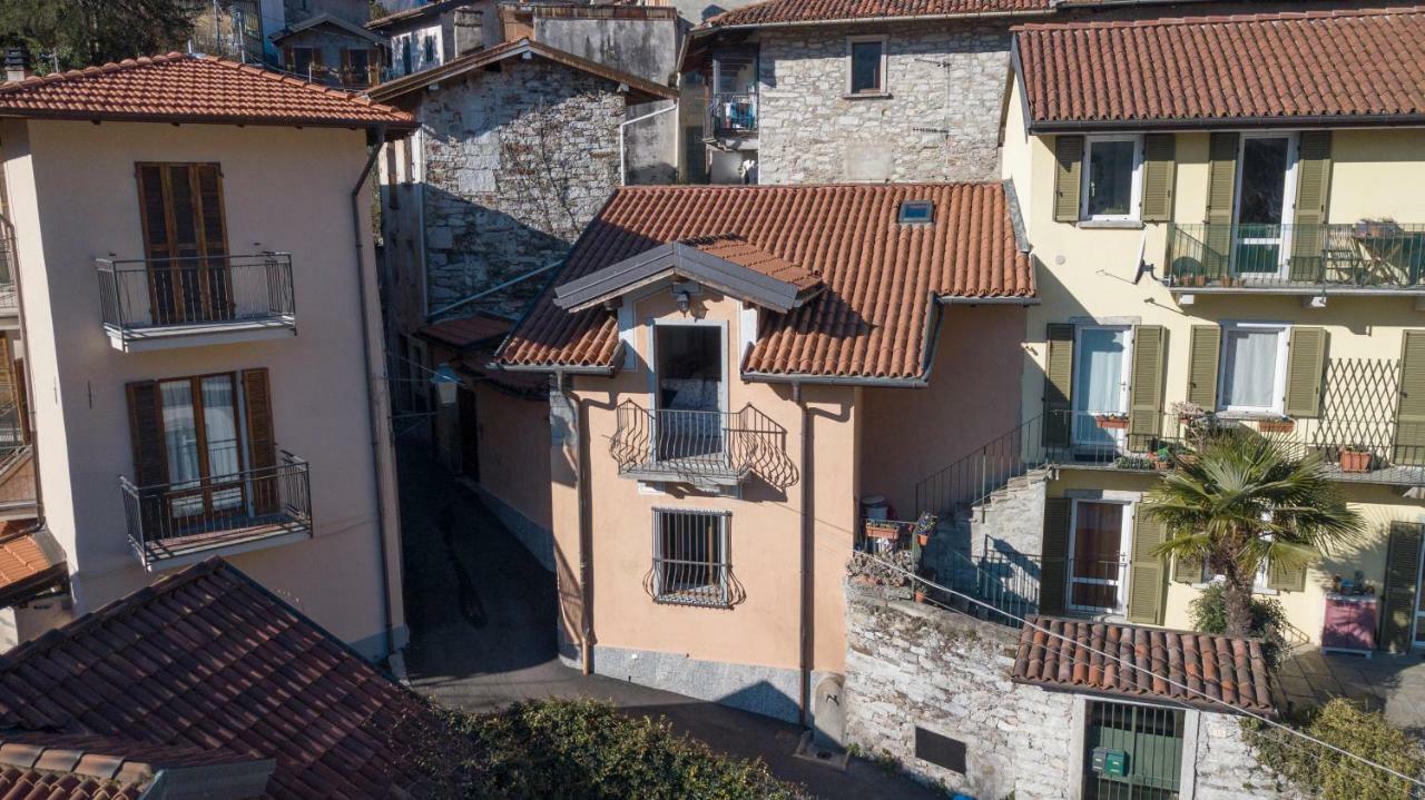 Stupenda Villa Vista Lago Мергоцо Екстериор снимка
